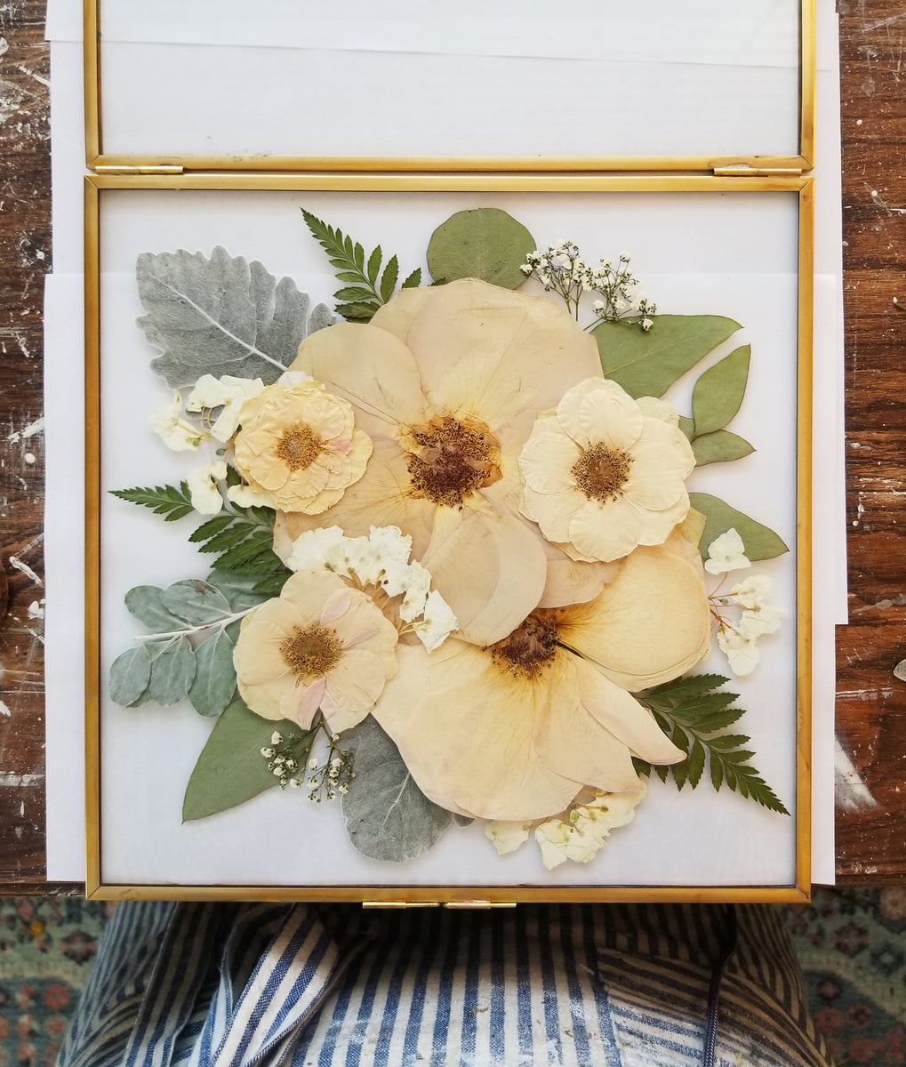 Pressed Flower Bouquet - Boutonniere Gold Frame – Midtown Bramble & Bloom