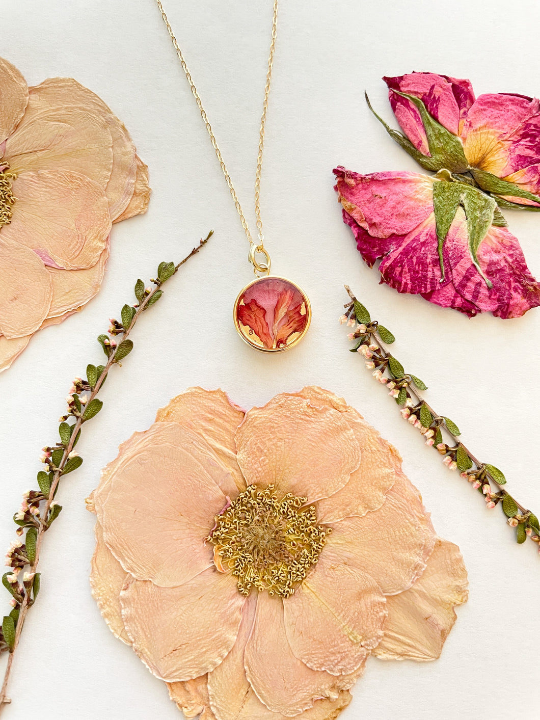 Real Dried Flowers in Resin Necklace, Rose Gold Circle in Magenta Pink –  ann + joy